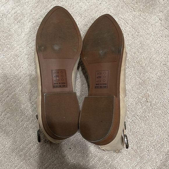 Qupid zip up shoes. Size 8.5 - Picture 7 of 8